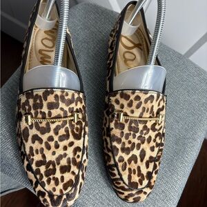 Sam Edelman Lior Animal Leopard Print Flats with Gold Detail. Size 8M